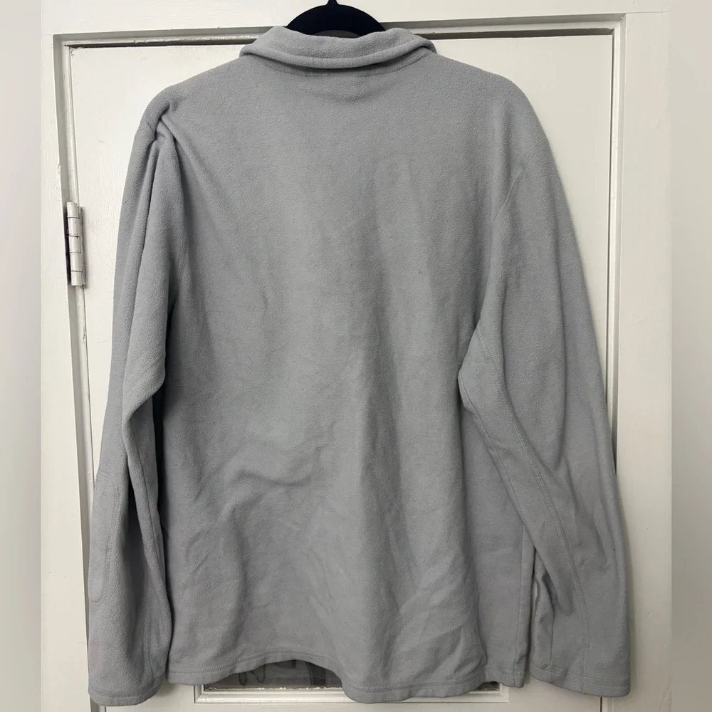 The North Face Light Gray and Red Fleece Pullover